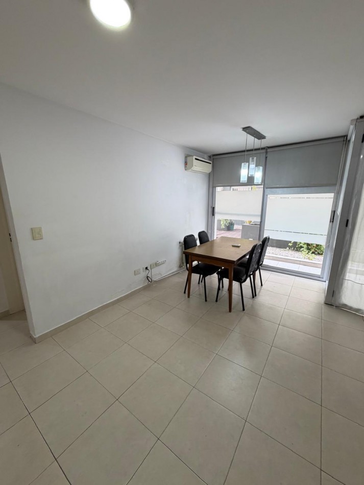 ALQUILER DEPARTAMENTO 2 AMBIENTES PLANTA BAJA, EXCELENTE UBICACION A 3 CUADRAS DE AV HIP. YRIGOYEN AL 9300, COLOMBRES 745 -LOMAS DE ZAMORA-