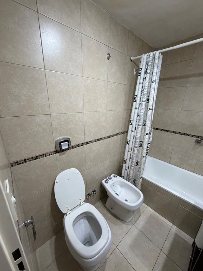ALQUILER DEPARTAMENTO 2 AMBIENTES PLANTA BAJA, EXCELENTE UBICACION A 3 CUADRAS DE AV HIP. YRIGOYEN AL 9300, COLOMBRES 745 -LOMAS DE ZAMORA-