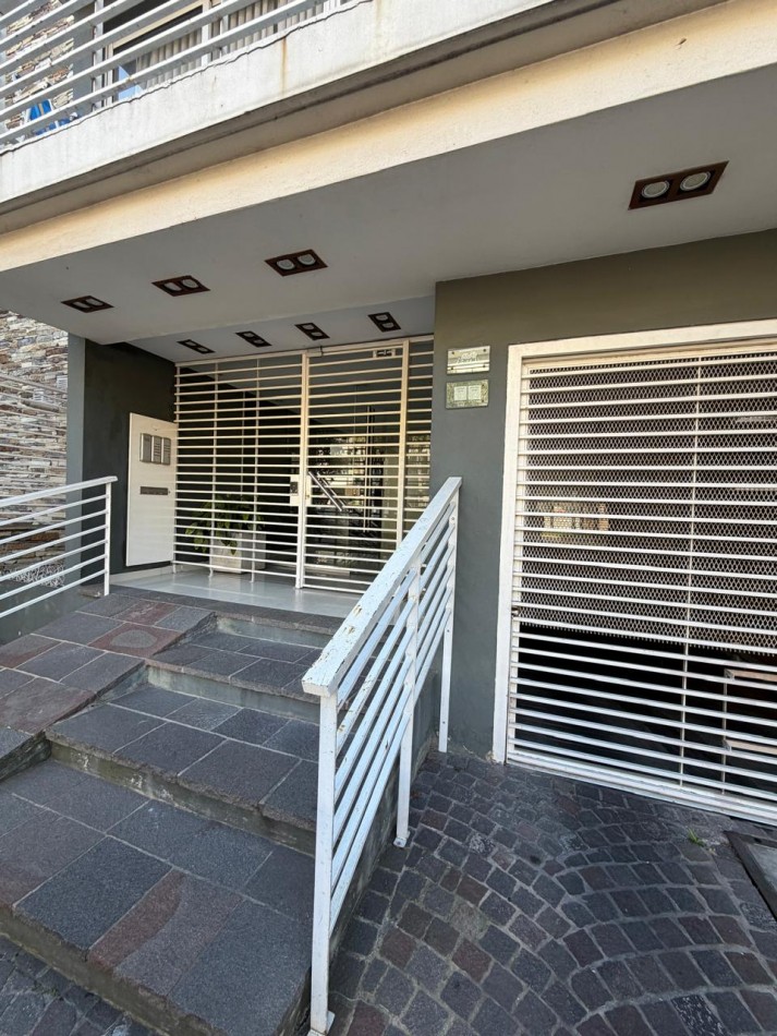 ALQUILER DEPARTAMENTO 2 AMBIENTES PLANTA BAJA, EXCELENTE UBICACION A 3 CUADRAS DE AV HIP. YRIGOYEN AL 9300, COLOMBRES 745 -LOMAS DE ZAMORA-