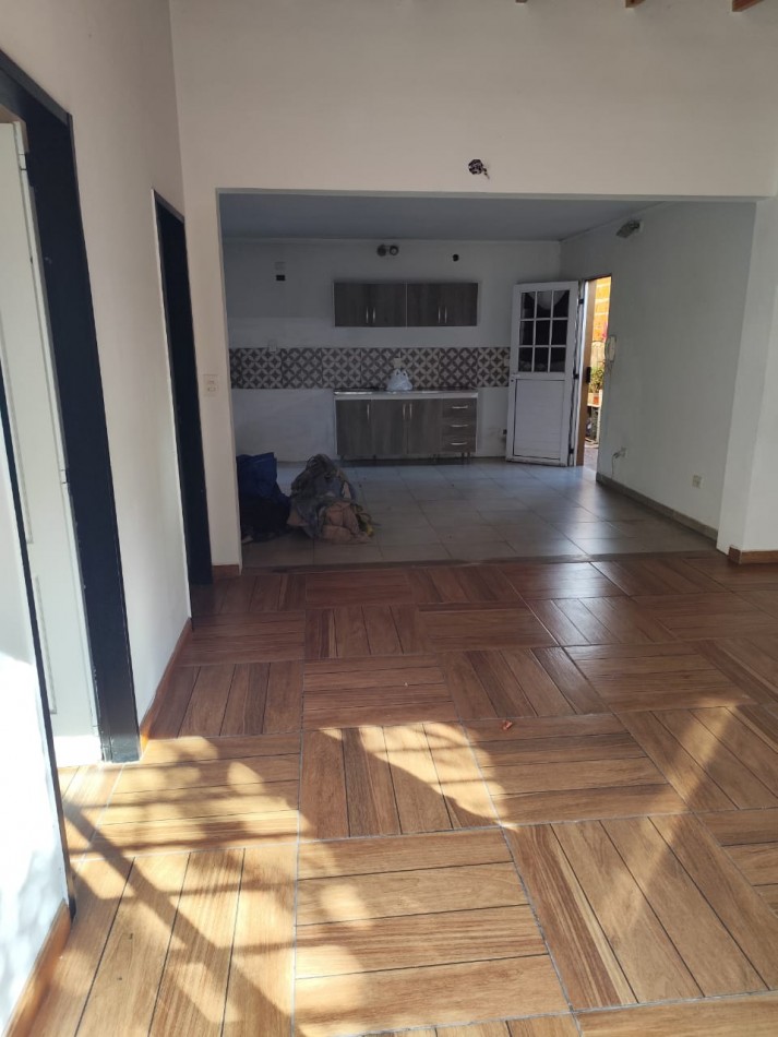 ALQUILER PH AL FONDO, 3 AMBIENTES, PATIO, QUICHO Y PARRILLA, CHUBUT 762 -SAN JOSE-