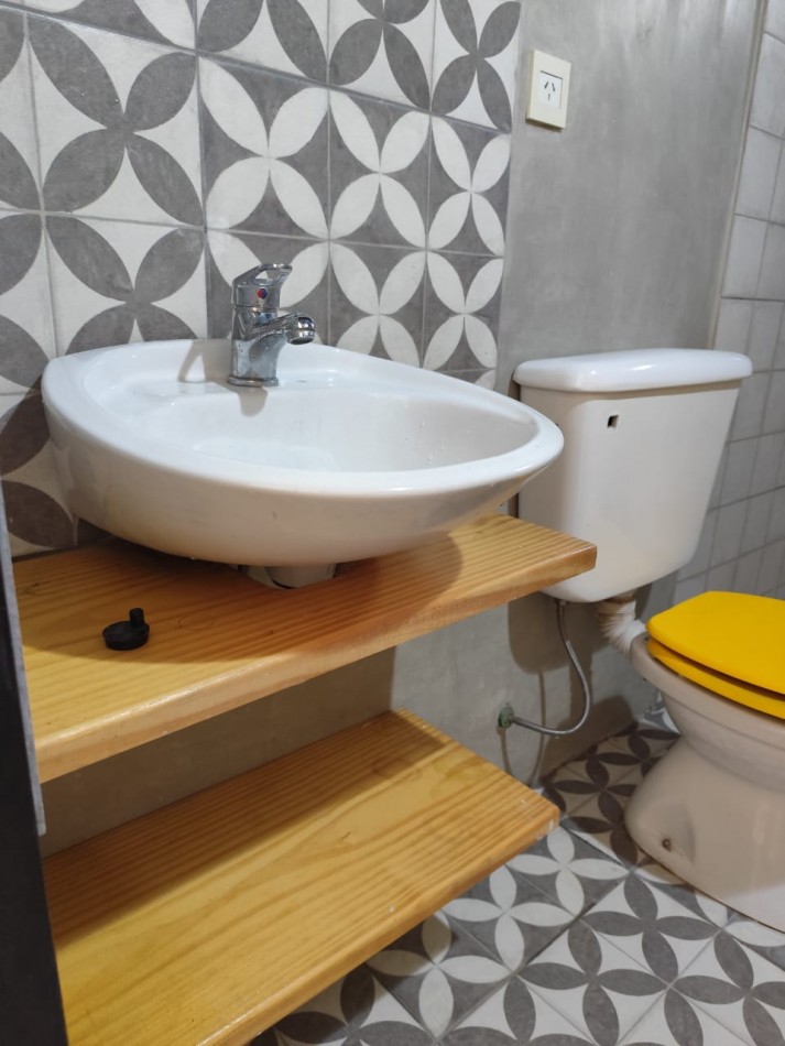 ALQUILER PH AL FONDO, 3 AMBIENTES, PATIO, QUICHO Y PARRILLA, CHUBUT 762 -SAN JOSE-