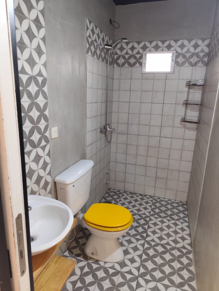ALQUILER PH AL FONDO, 3 AMBIENTES, PATIO, QUICHO Y PARRILLA, CHUBUT 762 -SAN JOSE-