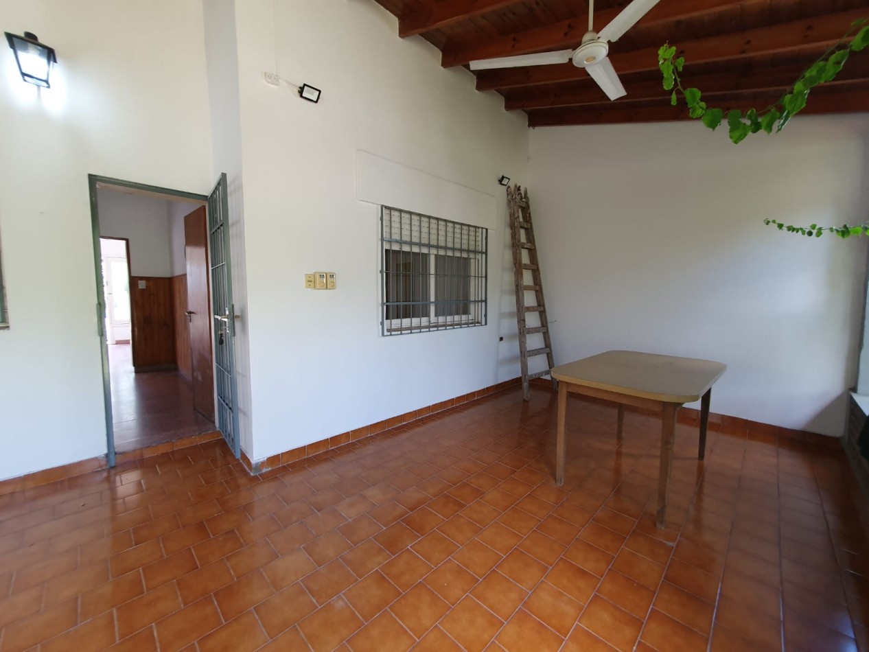 ALQUILER CASA 3 AMBIENTES, AMPLIO PARQUE, EXCELENTE UBICACION PROXIMIDAD A TRANSPORTE PUBLICO, LITUANIA 141 -TEMPERLEY-