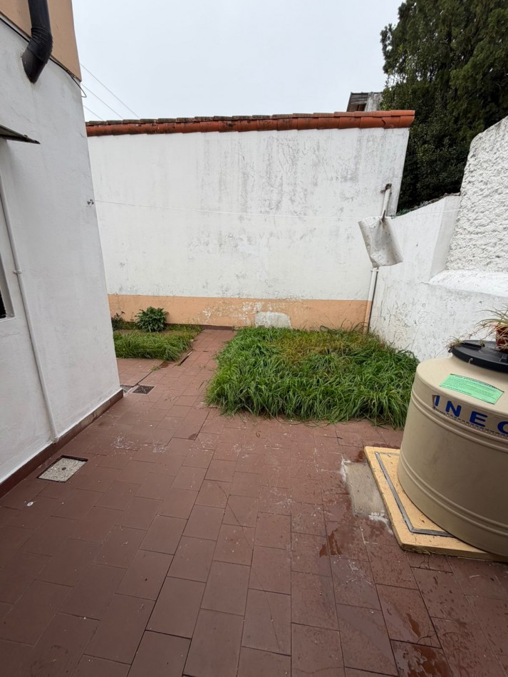 ALQUILER CASA 3 AMBIENTES, PATIO Y LUGAR DESCUBIERTO PARA ENTRAR UN AUTO A 3 CUADRAS DE AV EVA PERON AL 1500, EL ZORZAL 161 -TEMPERLEY-