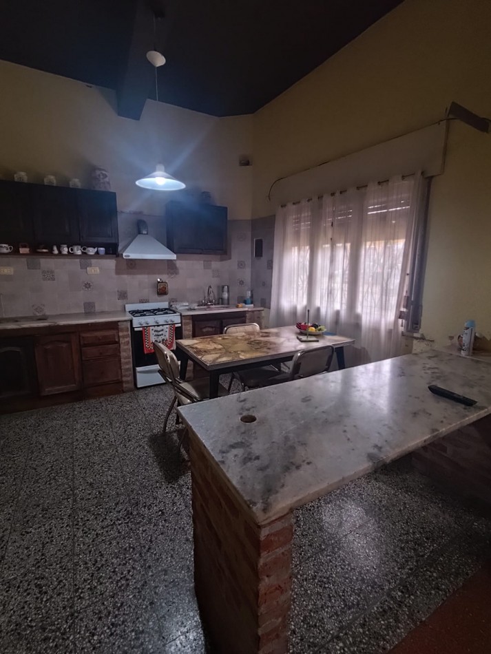 ALQUILER DEPARTAMENTO EN PLANTA BAJA 2 AMBIENTES AMUEBLADO, A UNA CUADRA DE AV EVA PERON AL 2100, MAHATMA GANDHI 1203 -TEMPERLEY-