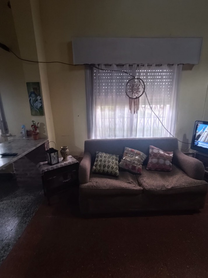 ALQUILER DEPARTAMENTO EN PLANTA BAJA 2 AMBIENTES AMUEBLADO, A UNA CUADRA DE AV EVA PERON AL 2100, MAHATMA GANDHI 1203 -TEMPERLEY-