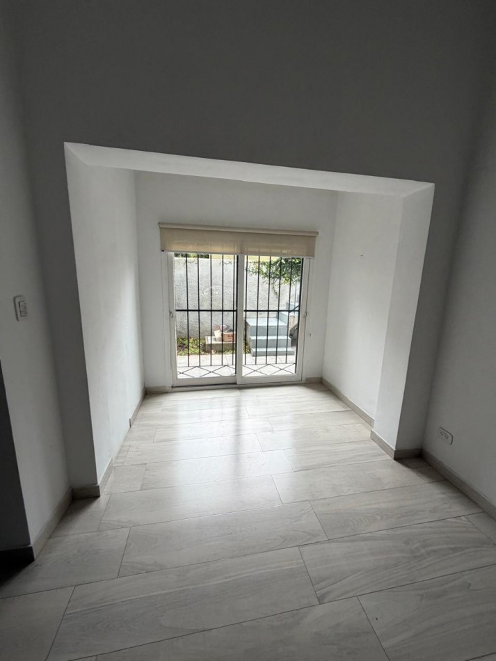 ALQUILER HERMOSA CASA, 3 AMBIENTES, TERRAZA CON PARRILLA, EXCELENTE UBICACION, LAVALLE 282 -BARRIO INGLES TEMPERLEY-