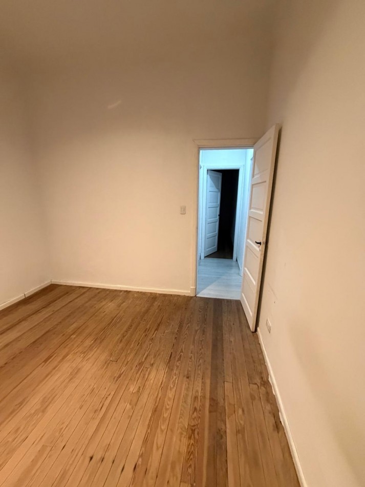 ALQUILER HERMOSA CASA, 3 AMBIENTES, TERRAZA CON PARRILLA, EXCELENTE UBICACION, LAVALLE 282 -BARRIO INGLES TEMPERLEY-