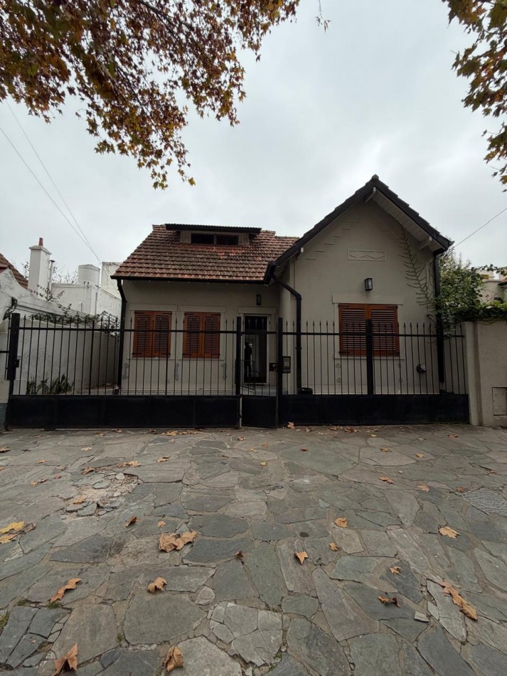 ALQUILER HERMOSA CASA, 3 AMBIENTES, TERRAZA CON PARRILLA, EXCELENTE UBICACION, LAVALLE 282 -BARRIO INGLES TEMPERLEY-