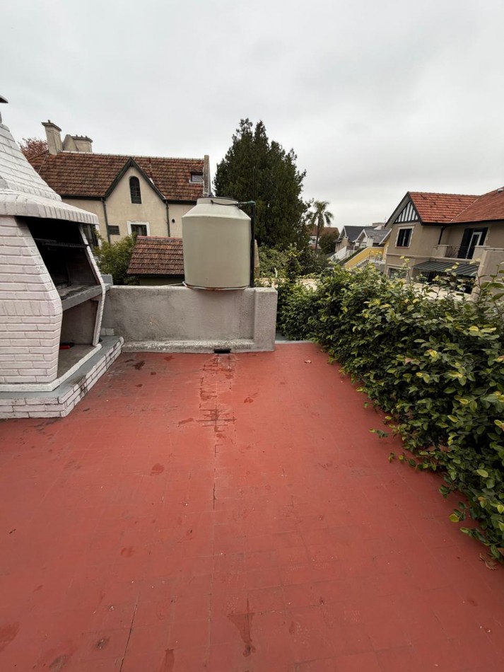 ALQUILER HERMOSA CASA, 3 AMBIENTES, TERRAZA CON PARRILLA, EXCELENTE UBICACION, LAVALLE 282 -BARRIO INGLES TEMPERLEY-