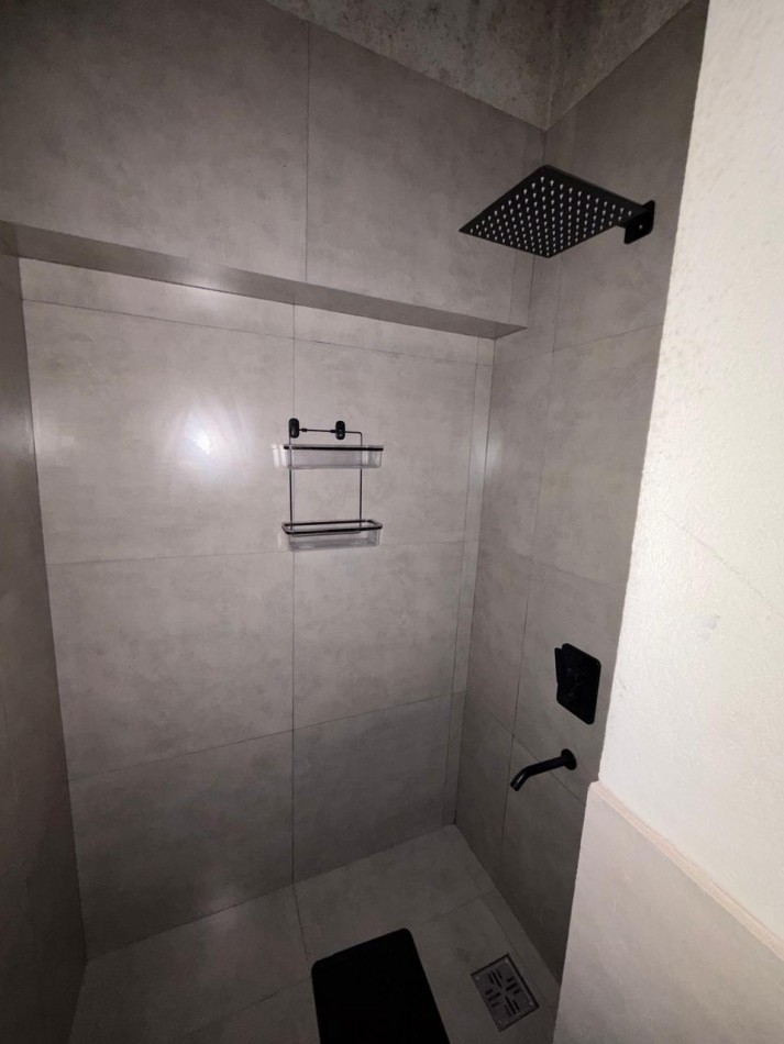 ALQUILER HERMOSA CASA, 3 AMBIENTES, TERRAZA CON PARRILLA, EXCELENTE UBICACION, LAVALLE 282 -BARRIO INGLES TEMPERLEY-