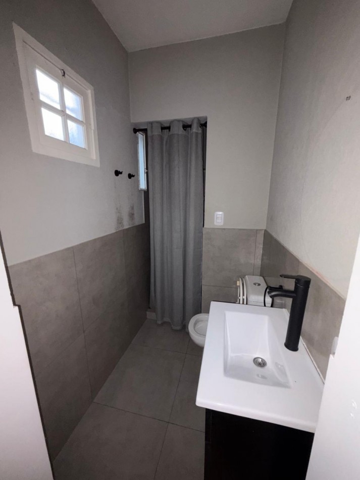 ALQUILER HERMOSA CASA, 3 AMBIENTES, TERRAZA CON PARRILLA, EXCELENTE UBICACION, LAVALLE 282 -BARRIO INGLES TEMPERLEY-