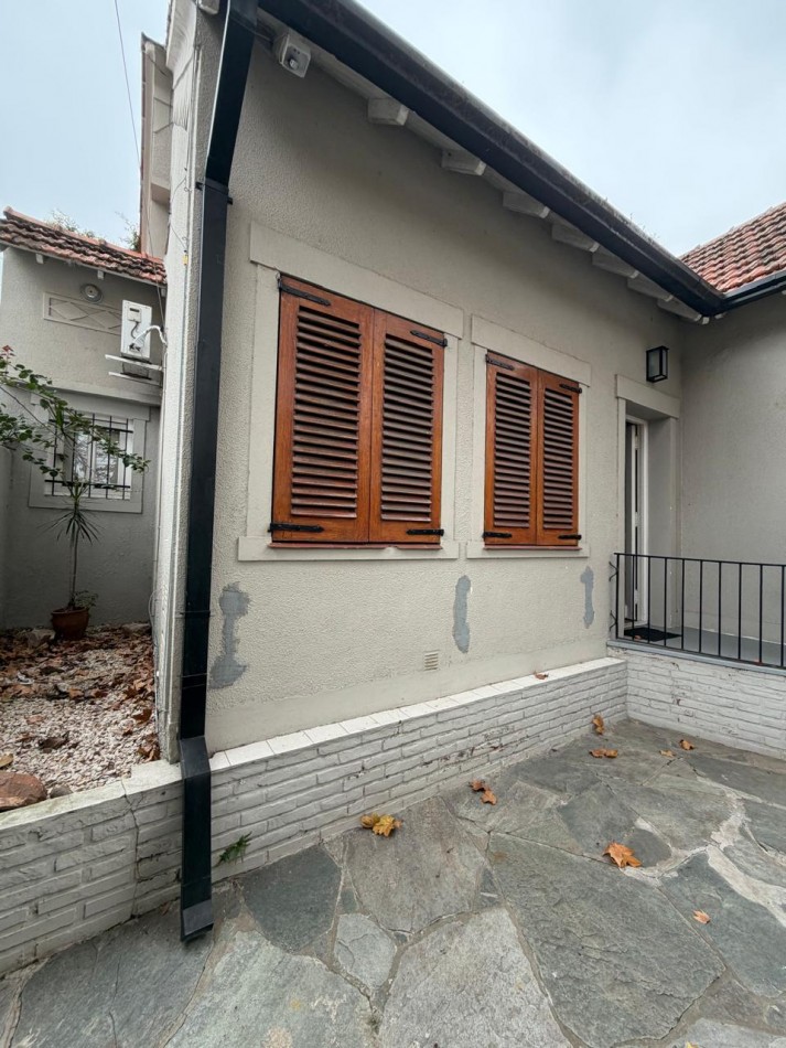ALQUILER HERMOSA CASA, 3 AMBIENTES, TERRAZA CON PARRILLA, EXCELENTE UBICACION, LAVALLE 282 -BARRIO INGLES TEMPERLEY-