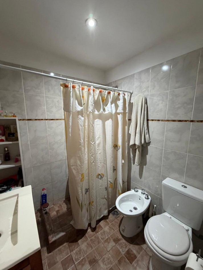 VENTA 2 PROPIEDADES SOBRE LOTE DE 461 MT2, EXCELENTE PARA 2 FAMILIAS O PARA INVERSION, CERCANIA A TRANSPORTE PUBLICO, TARIJA 1804 -TEMPERLEY-