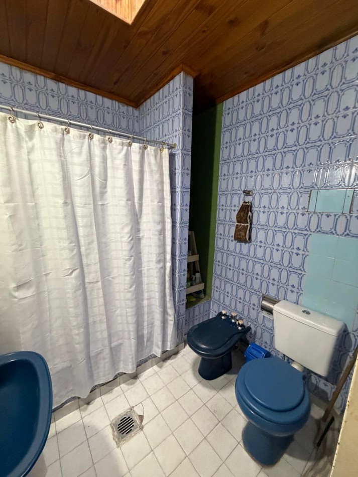 VENTA 2 PROPIEDADES SOBRE LOTE DE 461 MT2, EXCELENTE PARA 2 FAMILIAS O PARA INVERSION, CERCANIA A TRANSPORTE PUBLICO, TARIJA 1804 -TEMPERLEY-