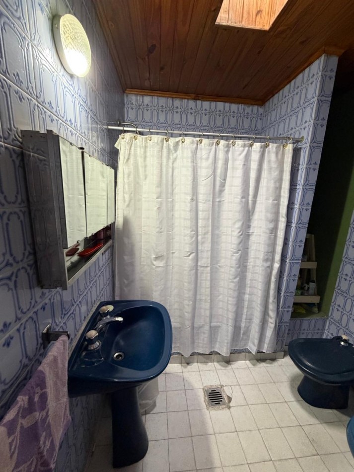 VENTA 2 PROPIEDADES SOBRE LOTE DE 461 MT2, EXCELENTE PARA 2 FAMILIAS O PARA INVERSION, CERCANIA A TRANSPORTE PUBLICO, TARIJA 1804 -TEMPERLEY-