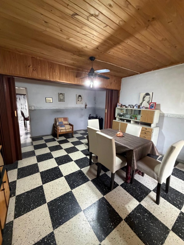 VENTA 2 PROPIEDADES SOBRE LOTE DE 461 MT2, EXCELENTE PARA 2 FAMILIAS O PARA INVERSION, CERCANIA A TRANSPORTE PUBLICO, TARIJA 1804 -TEMPERLEY-