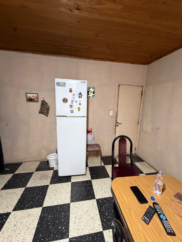 VENTA 2 PROPIEDADES SOBRE LOTE DE 461 MT2, EXCELENTE PARA 2 FAMILIAS O PARA INVERSION, CERCANIA A TRANSPORTE PUBLICO, TARIJA 1804 -TEMPERLEY-
