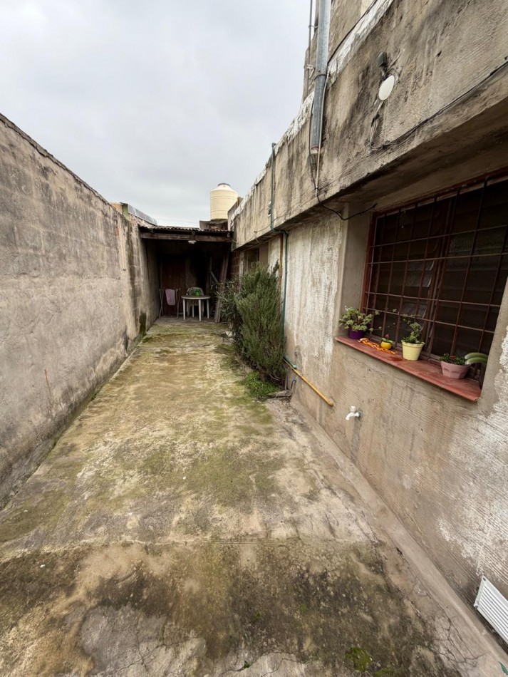 VENTA 2 PROPIEDADES SOBRE LOTE DE 461 MT2, EXCELENTE PARA 2 FAMILIAS O PARA INVERSION, CERCANIA A TRANSPORTE PUBLICO, TARIJA 1804 -TEMPERLEY-