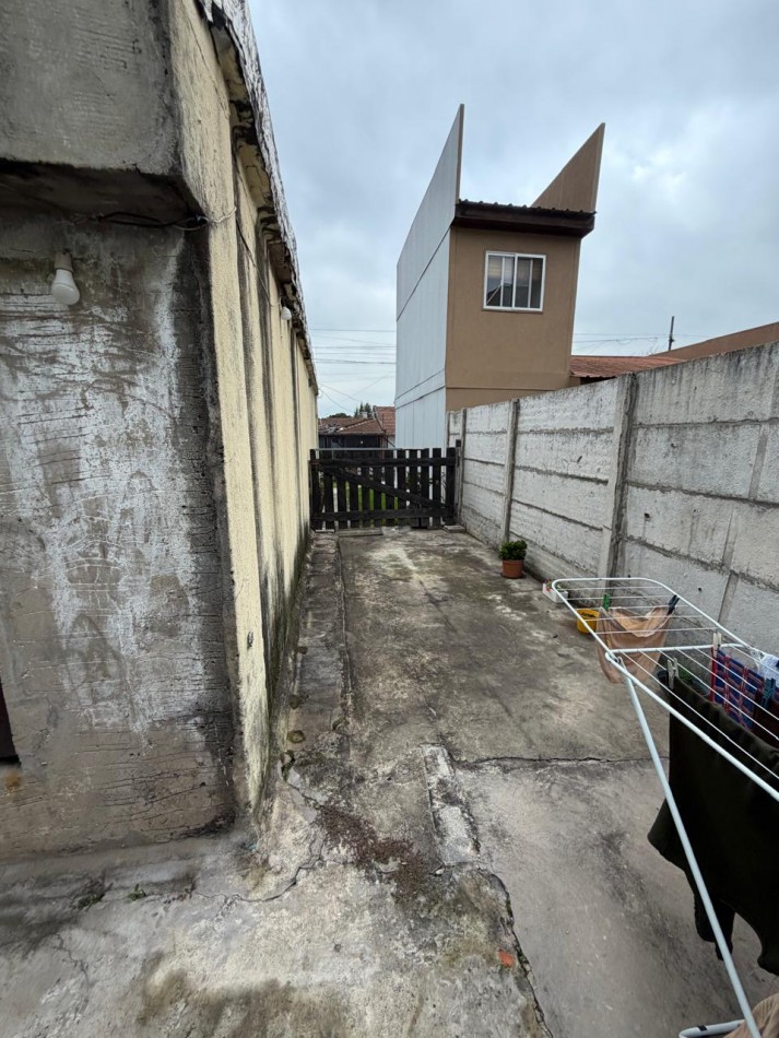 VENTA 2 PROPIEDADES SOBRE LOTE DE 461 MT2, EXCELENTE PARA 2 FAMILIAS O PARA INVERSION, CERCANIA A TRANSPORTE PUBLICO, TARIJA 1804 -TEMPERLEY-