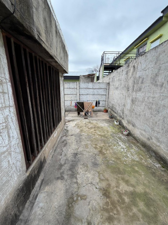 VENTA 2 PROPIEDADES SOBRE LOTE DE 461 MT2, EXCELENTE PARA 2 FAMILIAS O PARA INVERSION, CERCANIA A TRANSPORTE PUBLICO, TARIJA 1804 -TEMPERLEY-