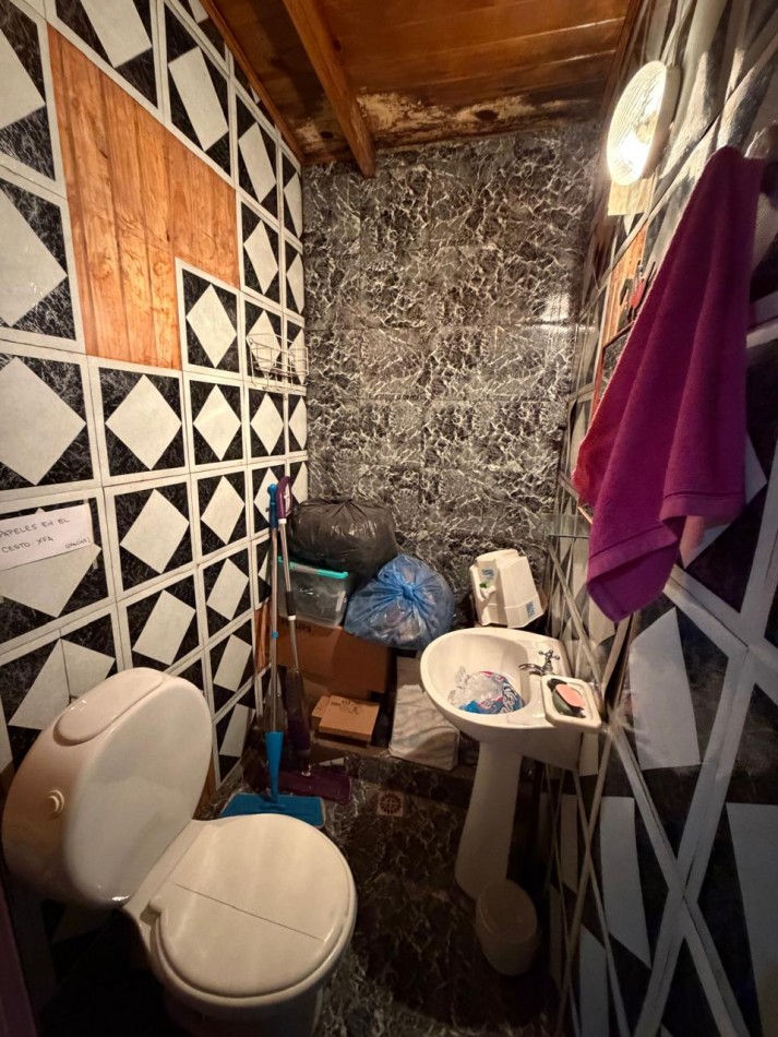 VENTA 2 PROPIEDADES SOBRE LOTE DE 461 MT2, EXCELENTE PARA 2 FAMILIAS O PARA INVERSION, CERCANIA A TRANSPORTE PUBLICO, TARIJA 1804 -TEMPERLEY-