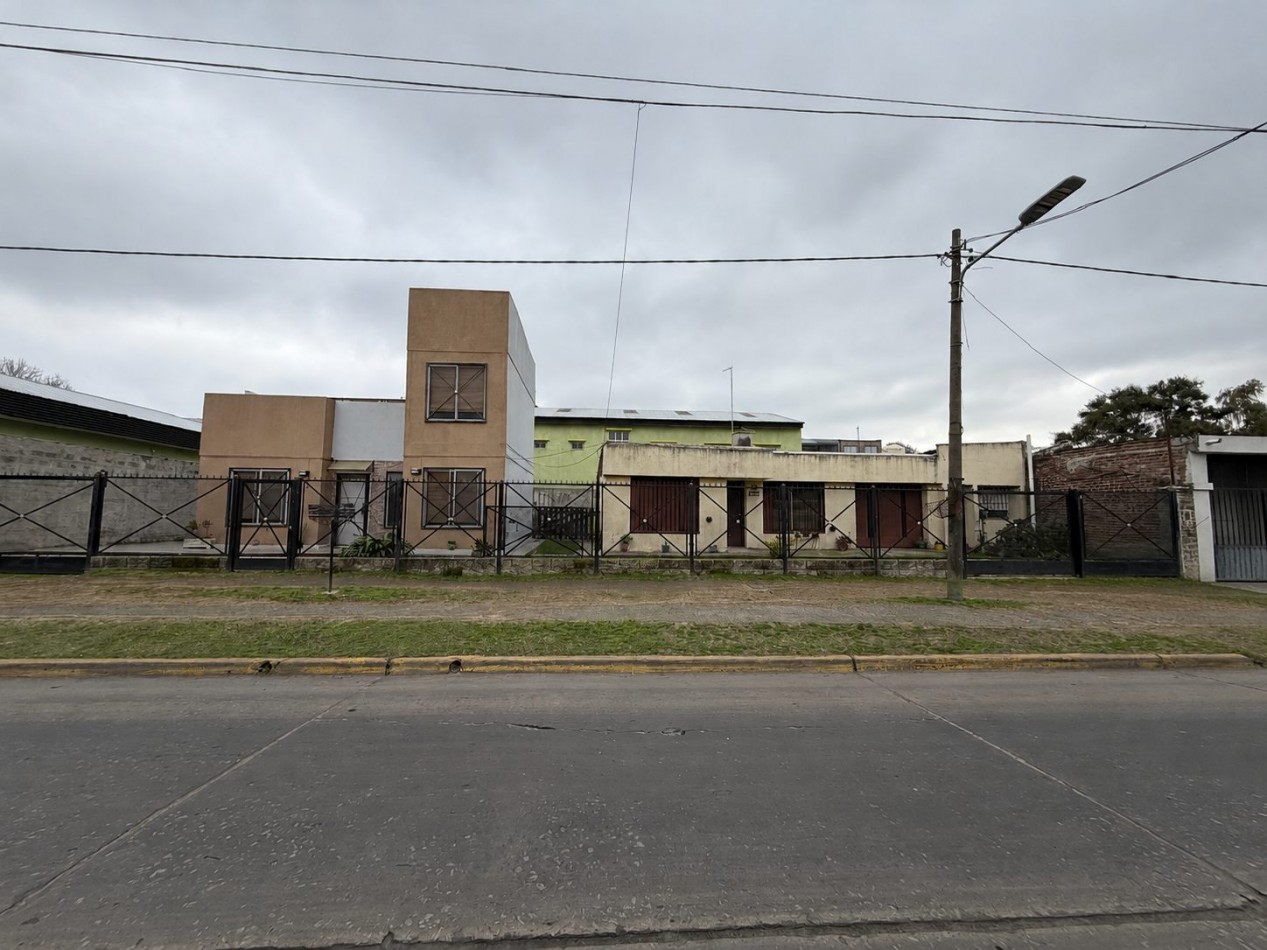 VENTA 2 PROPIEDADES SOBRE LOTE DE 461 MT2, EXCELENTE PARA 2 FAMILIAS O PARA INVERSION, CERCANIA A TRANSPORTE PUBLICO, TARIJA 1804 -TEMPERLEY-