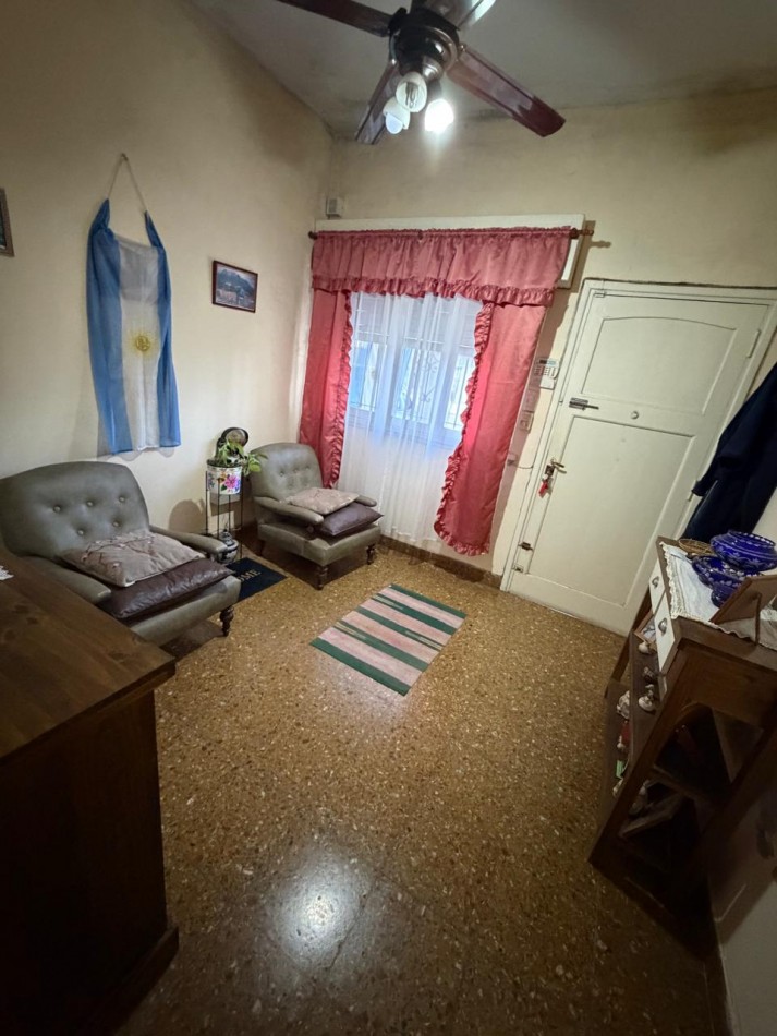 VENTA IDEAL 2 FAMILIAS CASA CON DEPARTAMENTO 2 AMBIENTES, QUINCHO Y AMPLIO PARQUE, FERRE 126 -JOSE MARMOL-