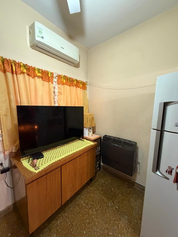 VENTA IDEAL 2 FAMILIAS CASA CON DEPARTAMENTO 2 AMBIENTES, QUINCHO Y AMPLIO PARQUE, FERRE 126 -JOSE MARMOL-