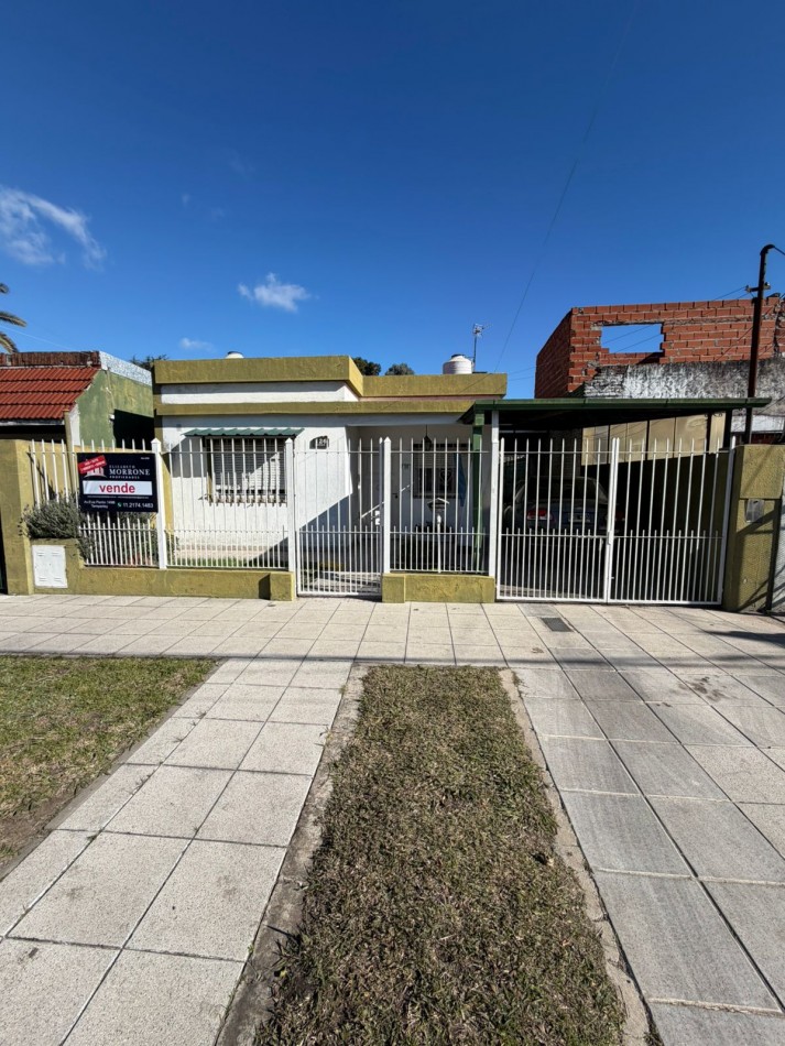 VENTA IDEAL 2 FAMILIAS CASA CON DEPARTAMENTO 2 AMBIENTES, QUINCHO Y AMPLIO PARQUE, FERRE 126 -JOSE MARMOL-
