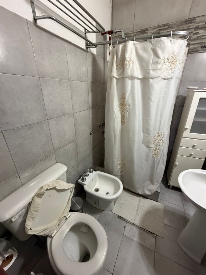 ALQUILER PH DOS AMBIENTES MAS HABITACION AUXILIAR AMOBLADO ZEBALLOS 895 TEMPERLEY