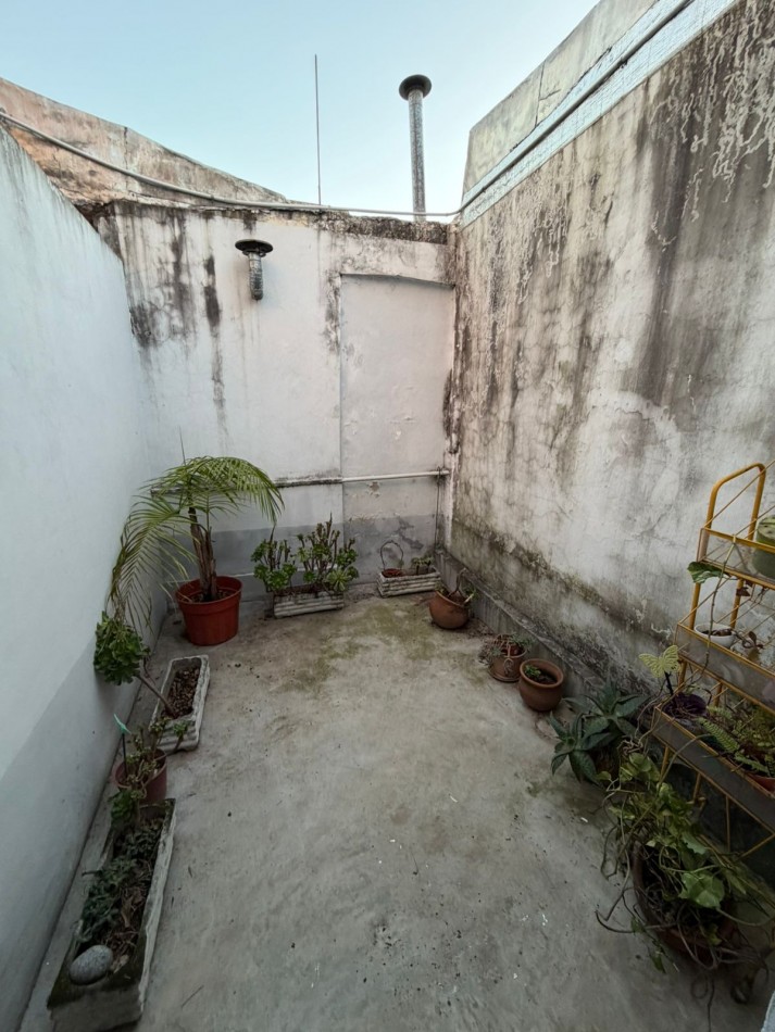 ALQUILER PH DOS AMBIENTES MAS HABITACION AUXILIAR AMOBLADO ZEBALLOS 895 TEMPERLEY