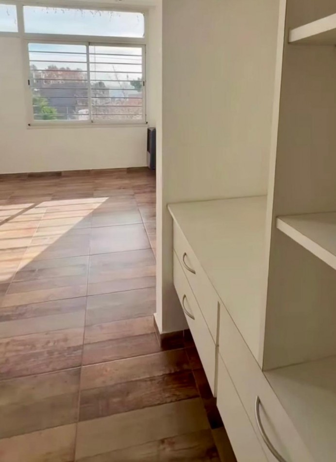 ALQUILER ESPECTACULAR TRIPLEX DE CATEGORIA SIN EXPENSAS - PROFESOR MARIÑO 206 TEMPERLEY-