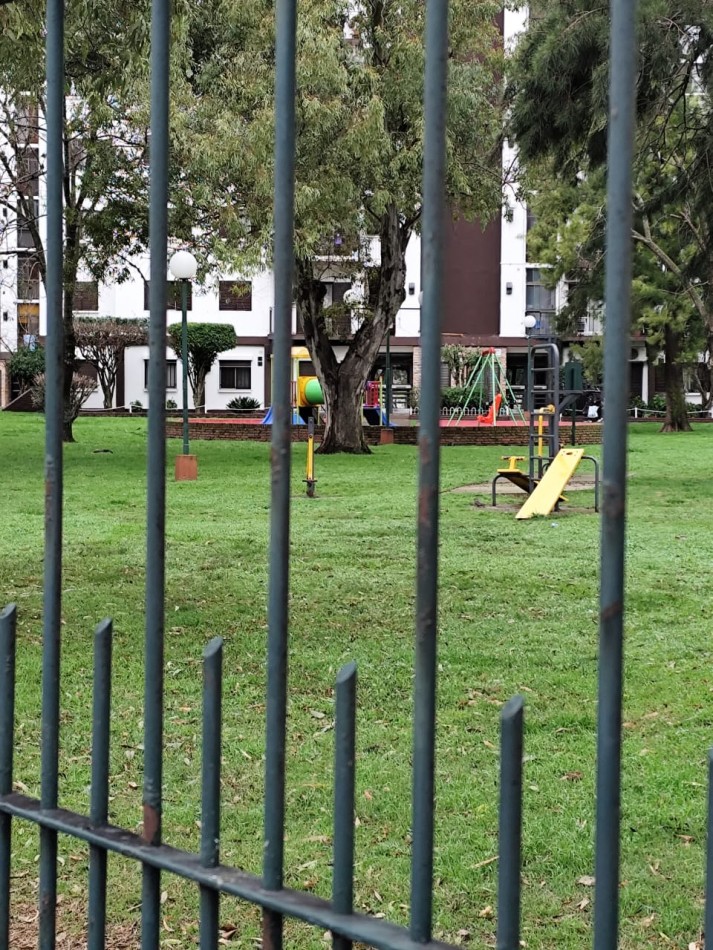 ALQUILER 4 AMBIENTES SUPER AMPLIO EN COMPLEJO HABITACIONAL WILDE -LAS FLORES 1600 WILDE-
