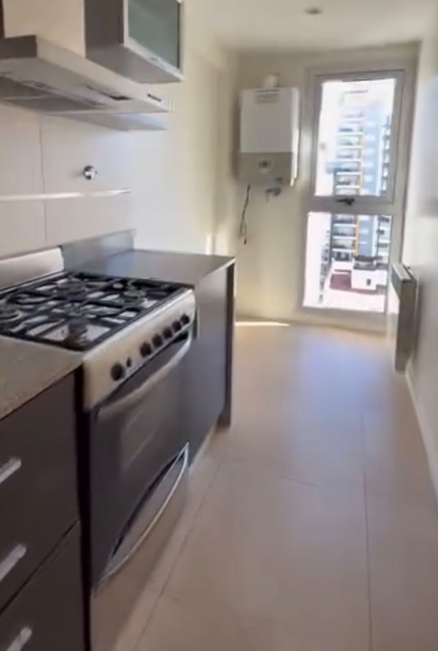 ALQUILER HERMOSO DEPARTAMENTO 2 AMBIENTES Y COCHERA CUBIERTA -PASAJE GONZALEZ 72 LOMAS DE ZAMORA-