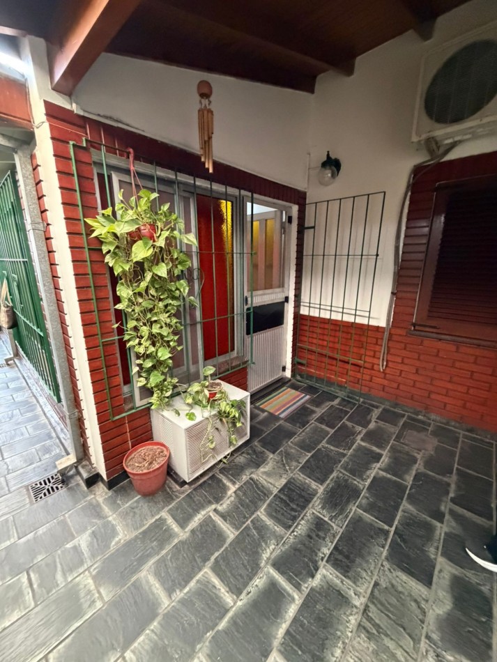 HERMOSA CASA 4 AMBIENTES CON QUINCHO, EL CHINGOLO 1200 -TEMPERLEY-