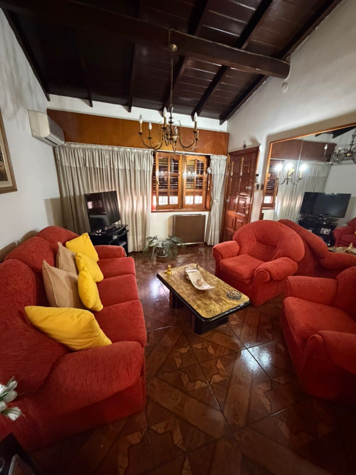 HERMOSA CASA 4 AMBIENTES CON QUINCHO, EL CHINGOLO 1200 -TEMPERLEY-