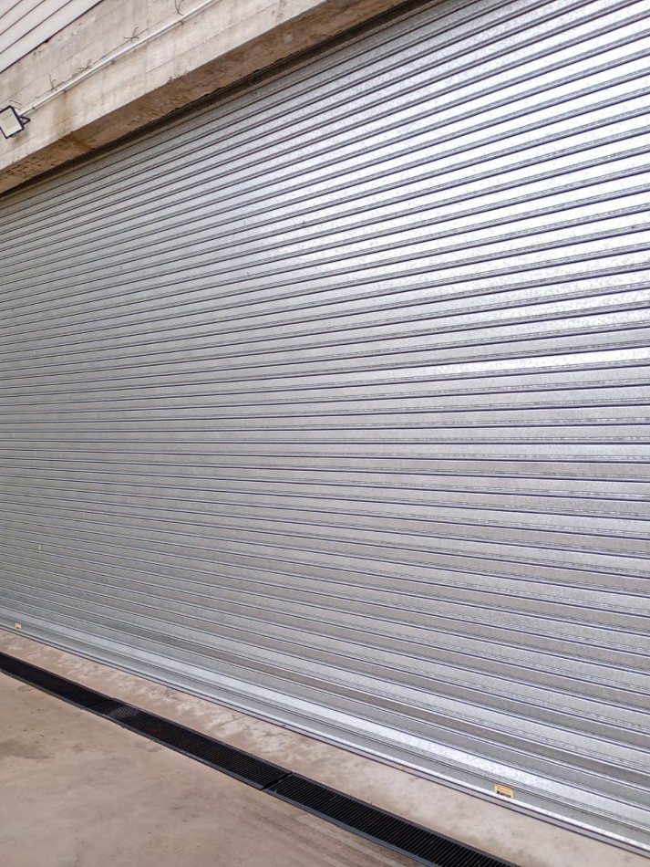 ALQUILER IMPORTANTE GALPON/LOCAL -AV EVA PERON 550 TEMPERLEY-