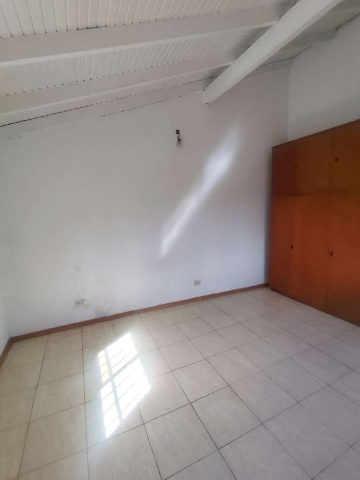ALQUILER PH 3 AMBIENTES CON TERRAZA -JOAQUIN V GONZALEZ 27 TEMPERLEY-