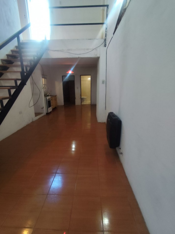 ALQUILER PH 3 AMBIENTES CON TERRAZA -JOAQUIN V GONZALEZ 27 TEMPERLEY-