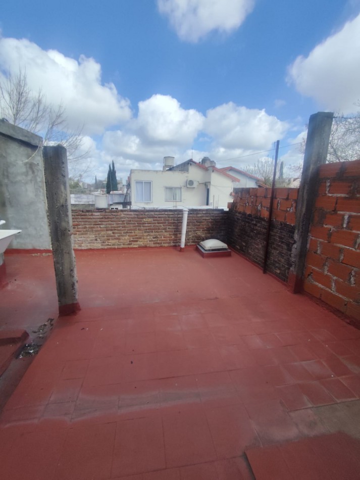 ALQUILER PH 3 AMBIENTES CON TERRAZA -JOAQUIN V GONZALEZ 27 TEMPERLEY-