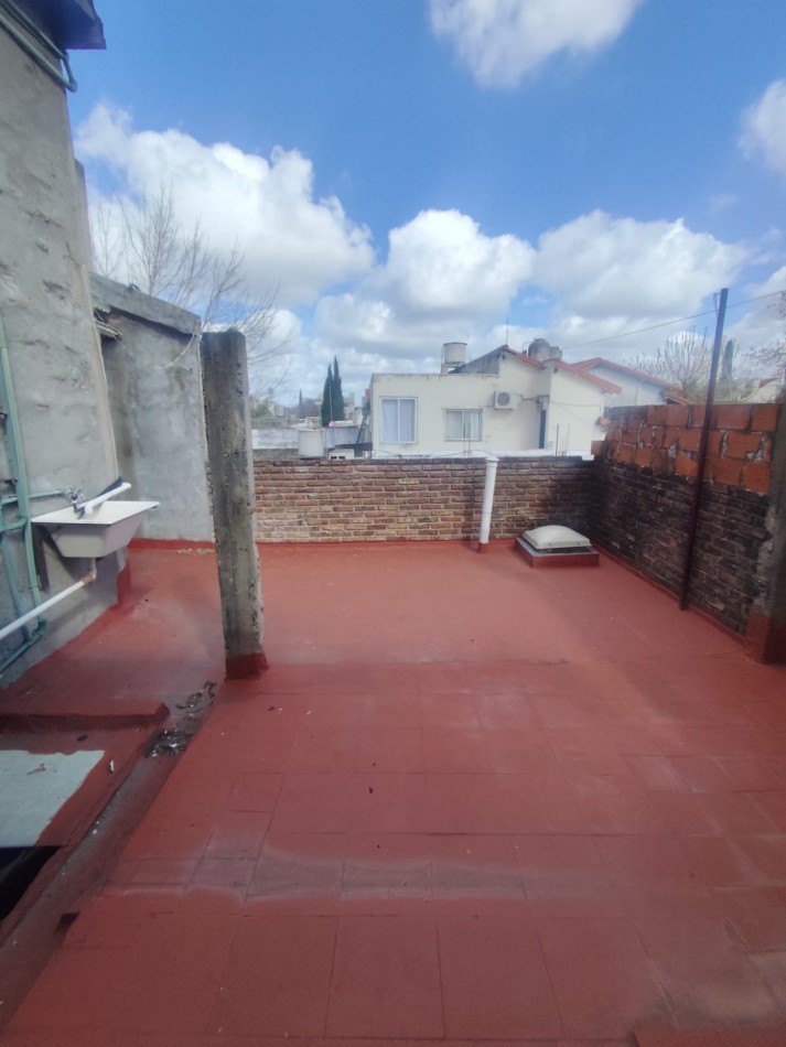 ALQUILER PH 3 AMBIENTES CON TERRAZA -JOAQUIN V GONZALEZ 27 TEMPERLEY-