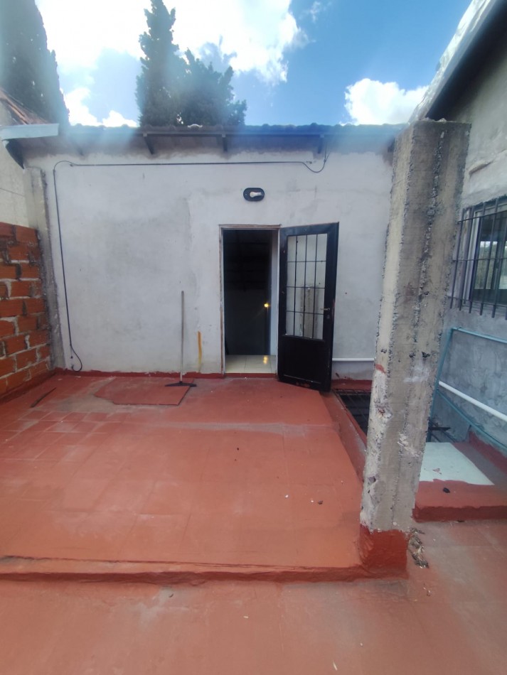 ALQUILER PH 3 AMBIENTES CON TERRAZA -JOAQUIN V GONZALEZ 27 TEMPERLEY-