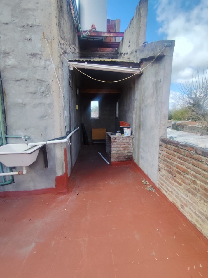 ALQUILER PH 3 AMBIENTES CON TERRAZA -JOAQUIN V GONZALEZ 27 TEMPERLEY-