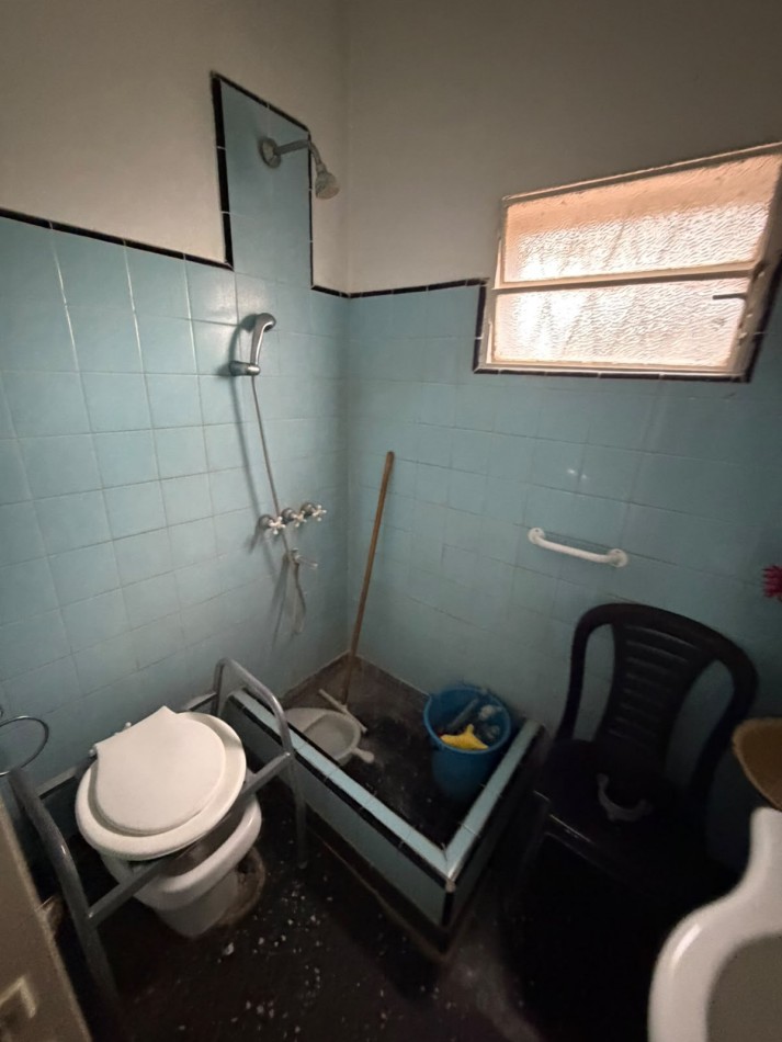 HERMOSA CASA 3 AMBIENTES, CON GRAN PARQUE Y PARRILLA, ALFEREZ PAGE 349 -GLEW-