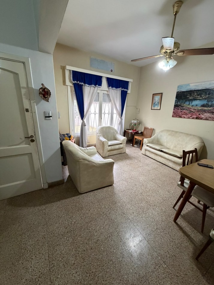 HERMOSA CASA 3 AMBIENTES, CON GRAN PARQUE Y PARRILLA, ALFEREZ PAGE 349 -GLEW-