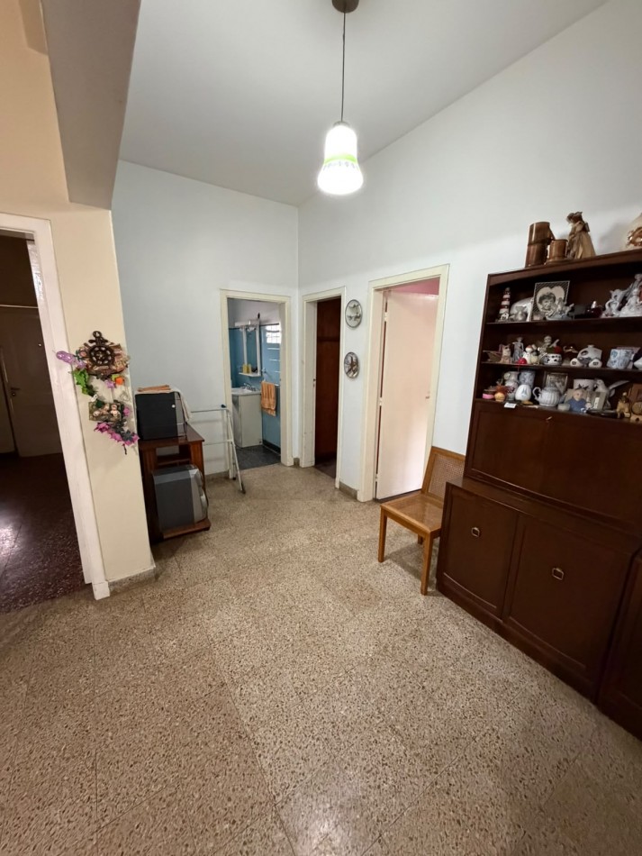 HERMOSA CASA 3 AMBIENTES, CON GRAN PARQUE Y PARRILLA, ALFEREZ PAGE 349 -GLEW-