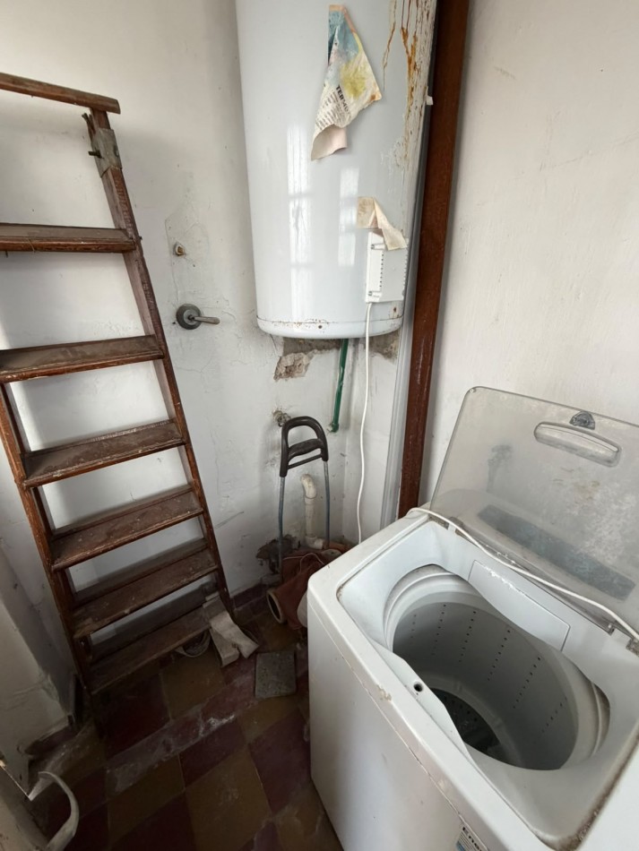 HERMOSA CASA 3 AMBIENTES, CON GRAN PARQUE Y PARRILLA, ALFEREZ PAGE 349 -GLEW-
