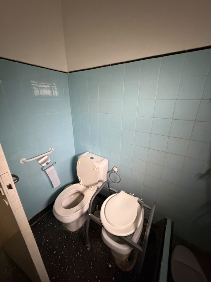 HERMOSA CASA 3 AMBIENTES, CON GRAN PARQUE Y PARRILLA, ALFEREZ PAGE 349 -GLEW-