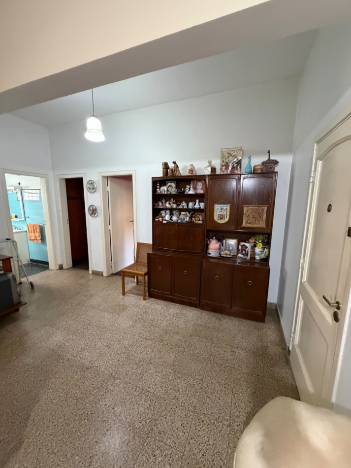 HERMOSA CASA 3 AMBIENTES, CON GRAN PARQUE Y PARRILLA, ALFEREZ PAGE 349 -GLEW-